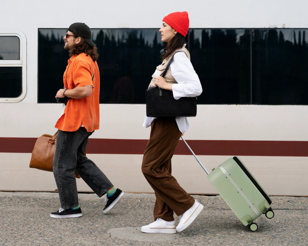 lightweight luggage with wheels